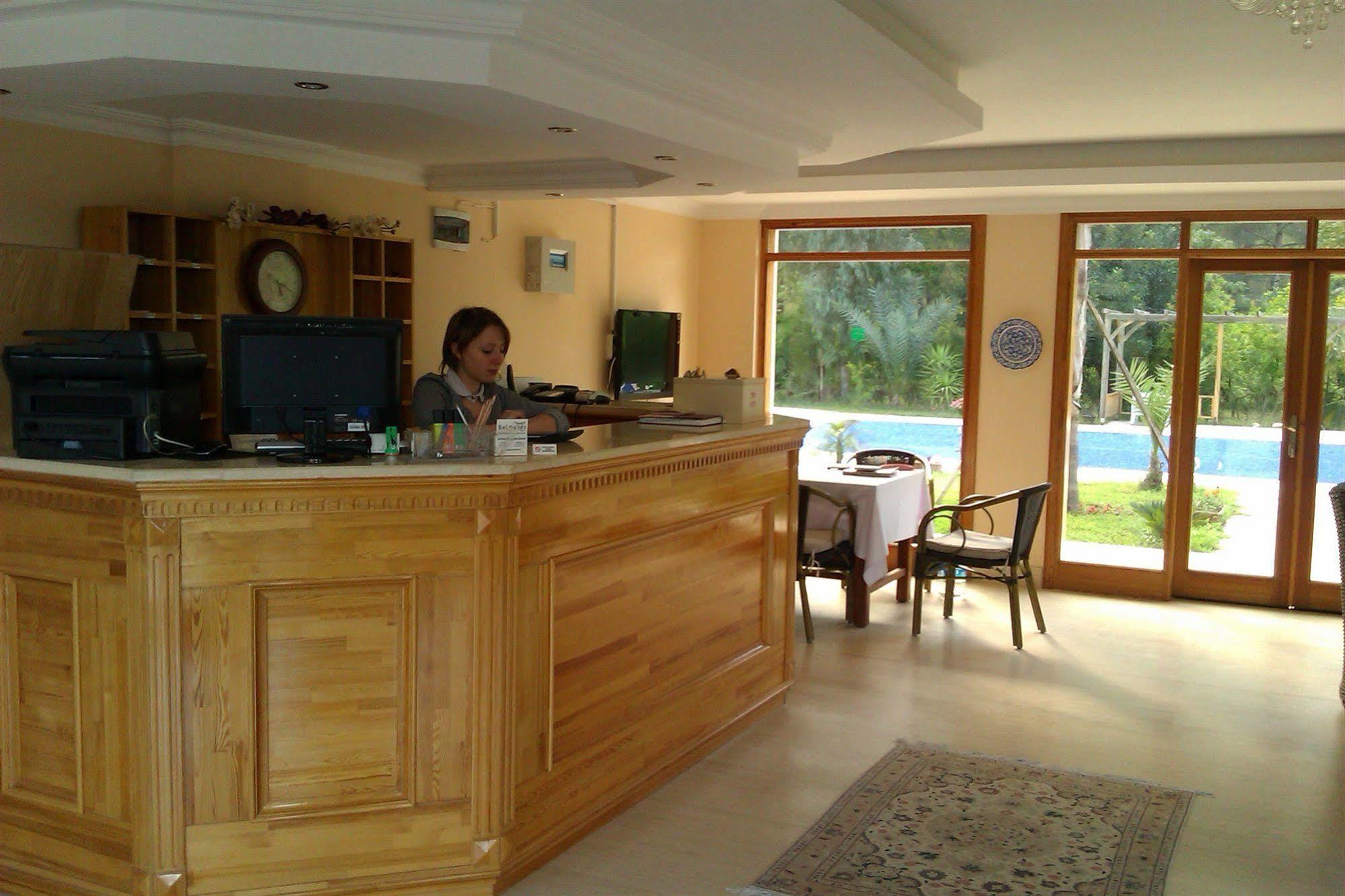 Hotel Yonca 3*